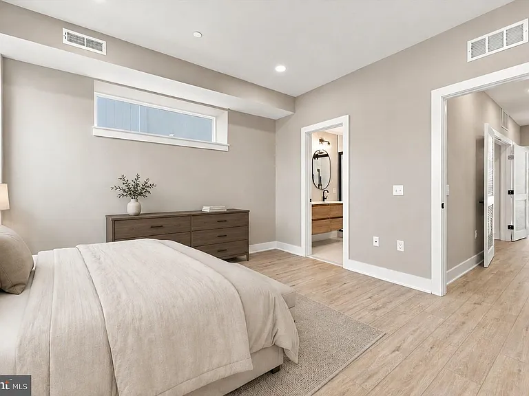 13 S Academy St #D — Photo 10