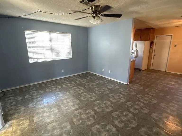 1737 W Buena Vista Ave — Photo 2
