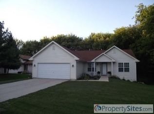 125 Pembroke Rd SW, Poplar Grove, IL 61065