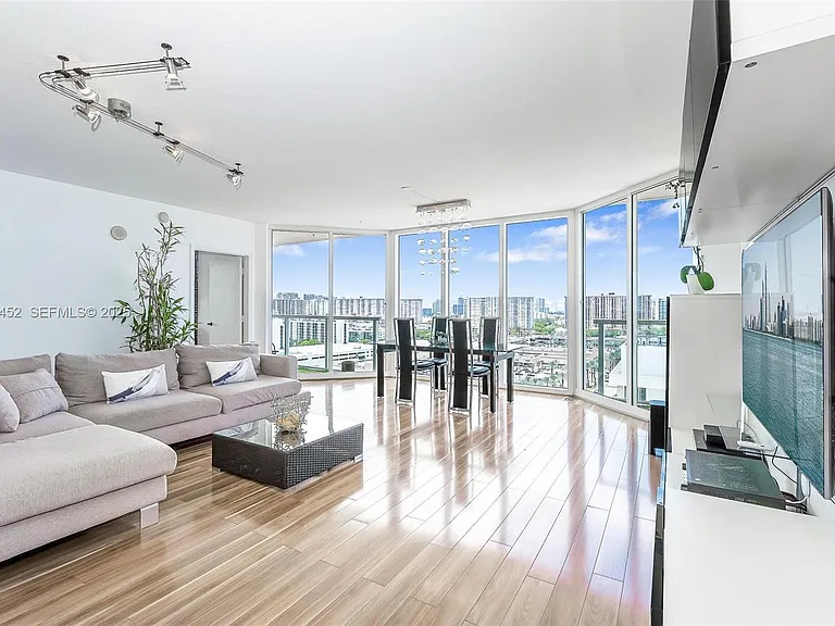 16699 Collins Ave #1507 — Photo 5