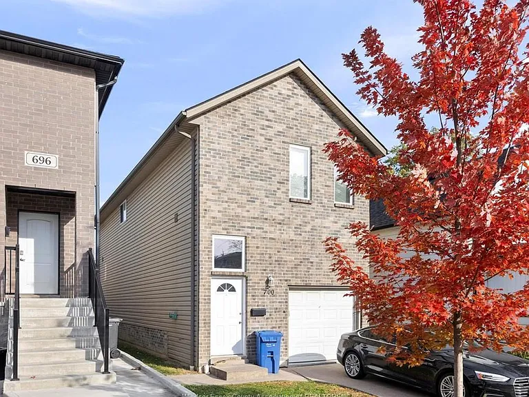 700 Bridge Ave — Photo 2