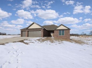 2550 Peterson Rd, Gentry, AR 72734