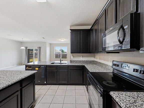 3rd image of 3010 Cassinia Pkwy