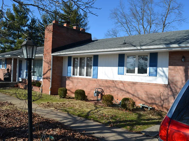 52 Carol Ln #B — Photo 8