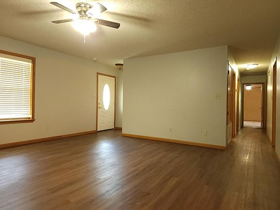 5th image of 3111 W Perry Rd