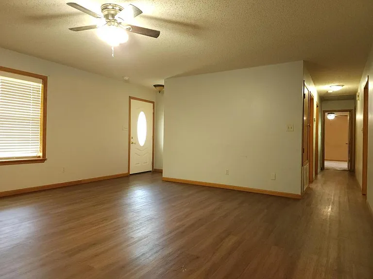 3111 W Perry Rd — Photo 5