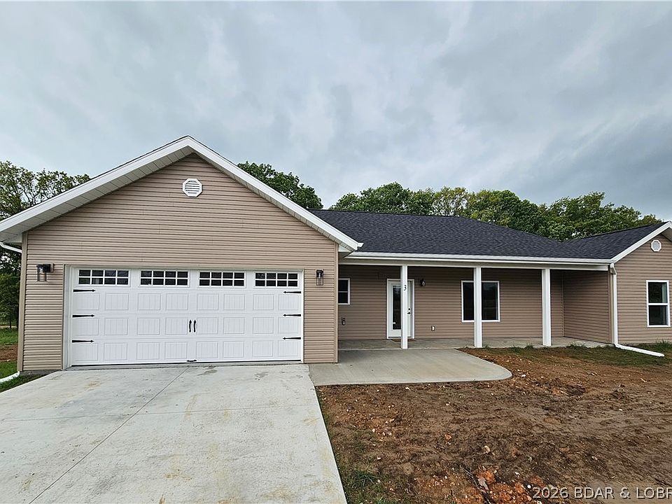 1st image of 3 Oak Tree Ln