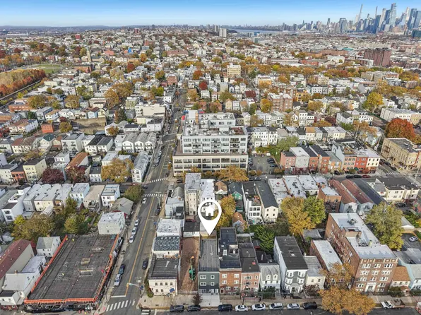 78 Beacon Avenue image 38 of 43