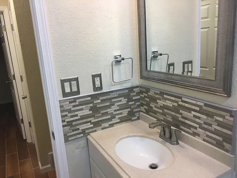 2564 Lisa Dr — Photo 9