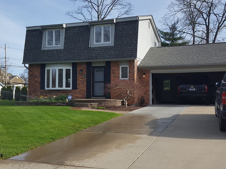 2nd image of 5853 Thornaby Dr