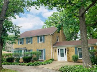 2312 S Bonnie Brook Ln, Waukegan, IL 60087