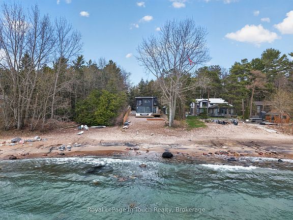 3rd image of 160 Tiny Beaches Rd N
