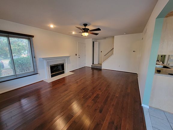3rd image of 44661 Connecticut Ct