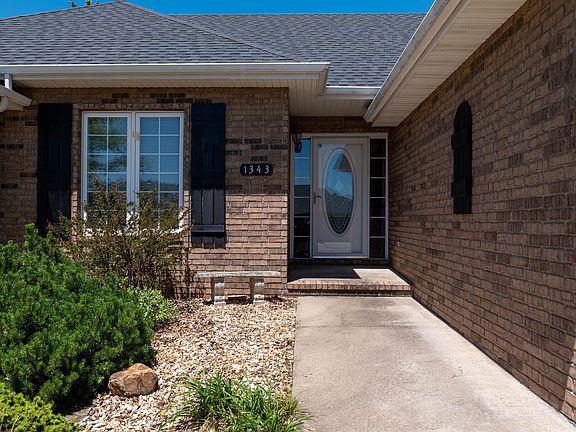 4th image of 1343 W Berkshire Avenue
