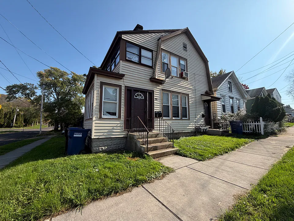 110 Herbert St #1