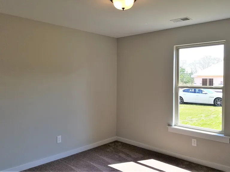 220 Elm Way — Photo 12