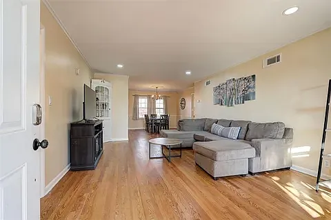 4609 N Virginia Ave — Photo 8