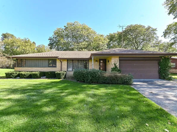 7684 S Logan AVENUE, Oak Creek, WI 53154
