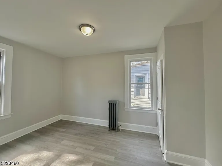 48-50 Cedar Ave #1 — Photo 4