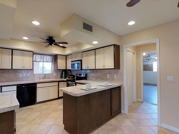 4th image of 3023 Silversmith Dr