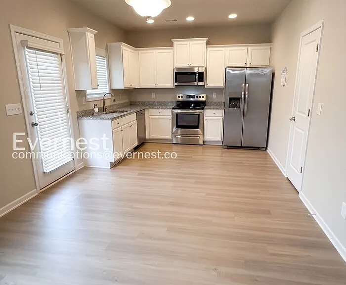 104 Culver St — Photo 4