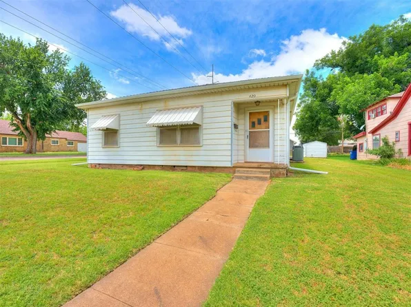 420 S 8th St, Kingfisher, OK 73750