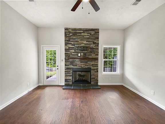 3rd image of 1348 Freedom Dr