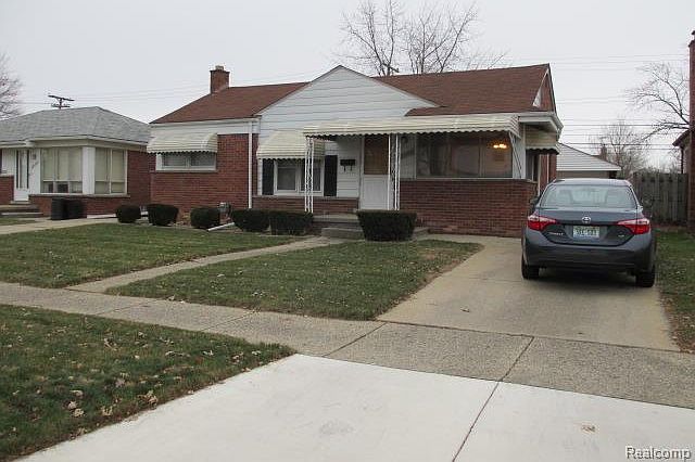 1st image of 28232 Groveland St