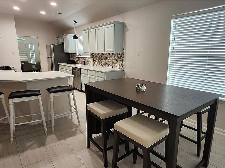 17238 Maple Hollow Dr — Photo 9