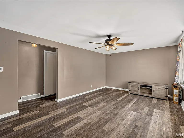 28 Parkview Ter — Photo 3