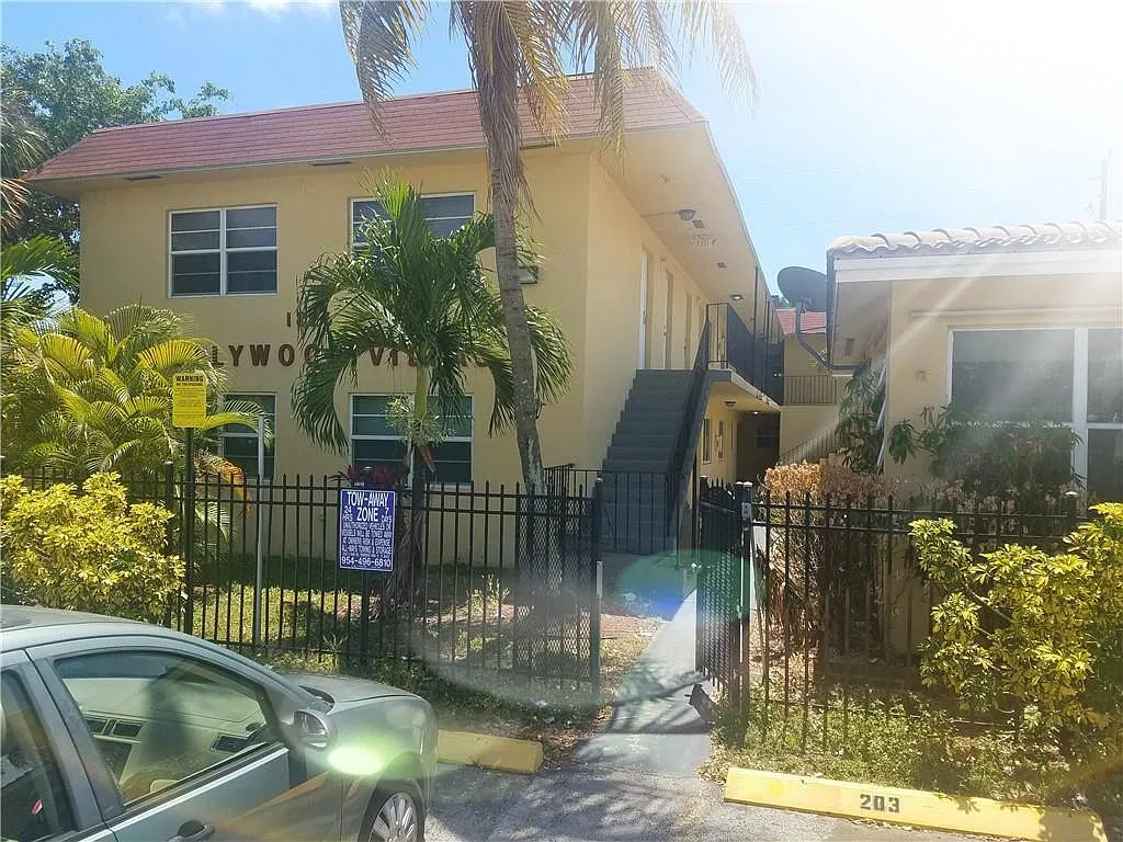 1 bed, 1.0 bath, 565 sqft, $1,595 — Photo 2