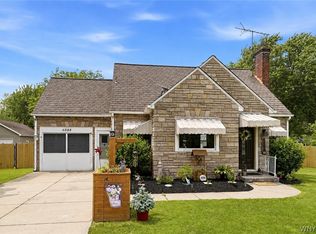 6888 Sy Rd, Niagara Falls, NY 14304
