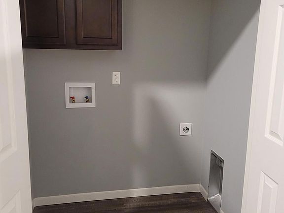 4th image of 10613-10615 E Conifer St