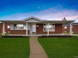 27252 Terrell St, Dearborn Heights, MI 48127