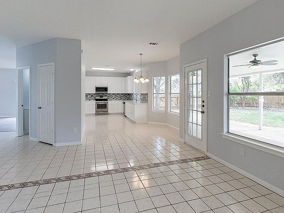 4th image of 1601 Woods Blvd