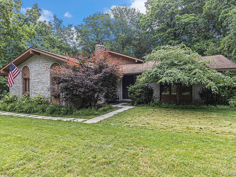 1st image of 6400 Grand Circle Dr
