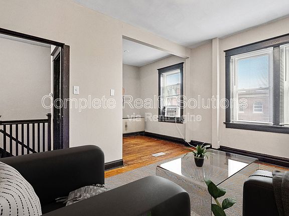3rd image of 3001 S Compton Ave #3003