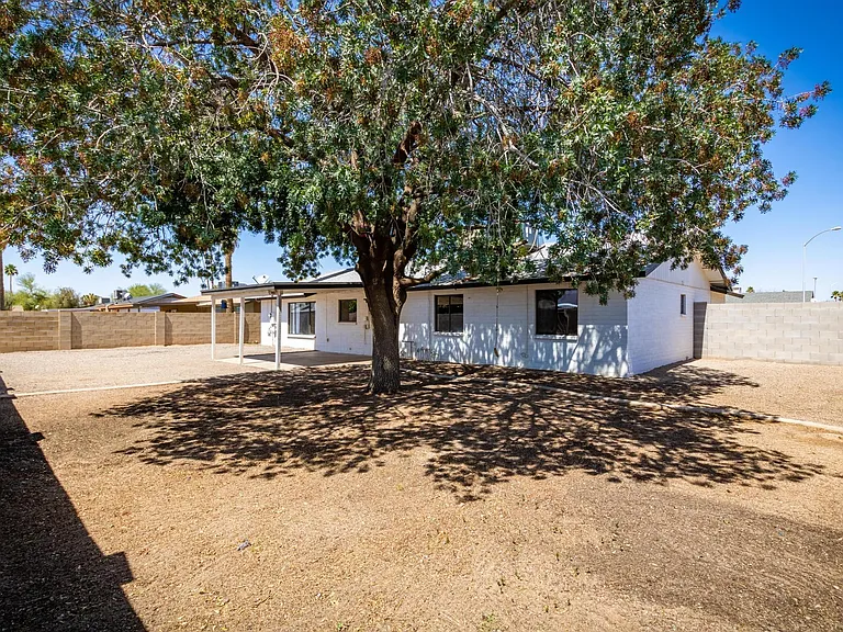 855 E Viola St — Photo 64