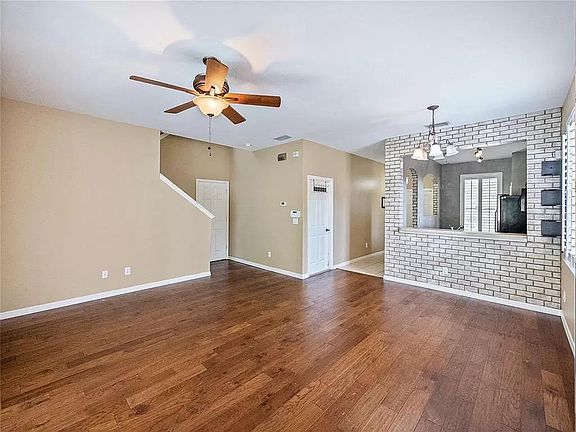 5th image of 2611 Retreat View Cir