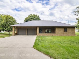 601 S 2nd St, Doon, IA 51235
