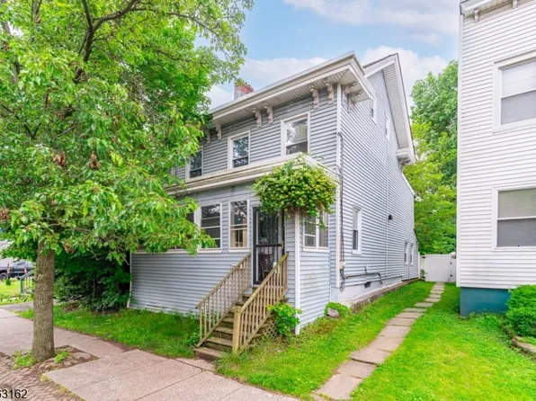 592 W Grand Ave, Rahway City, NJ 07065