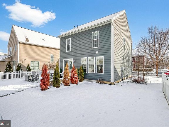 3rd image of 17 Tavern House Hl