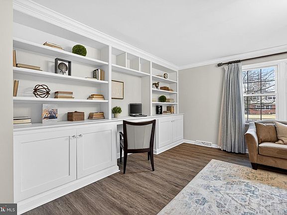 5th image of 224 Marlboro Rd