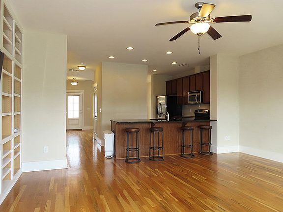 4th image of 35 Winkler Way