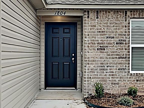 2nd image of 1804 Sloane Dr