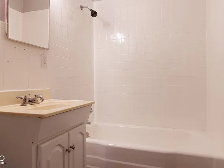 2517 Villa Ave — Photo 9