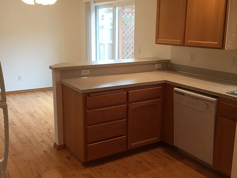 1557 NW Camellia Loop — Photo 7