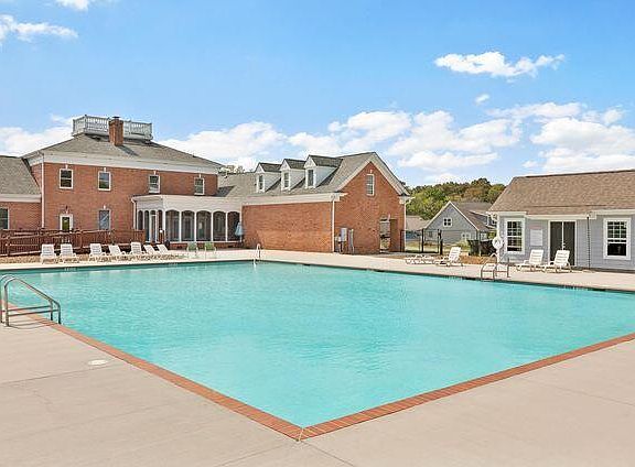 4th image of 7108 Gregory Dr