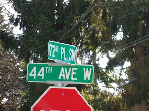 5th image of 4422 172nd Pl SW