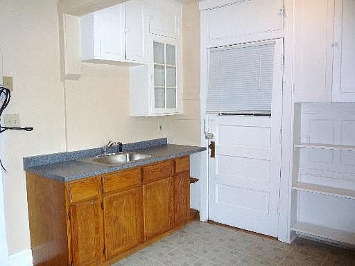 2nd image of 3412 W Foster Ave APT 3B